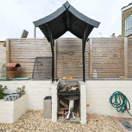 Feriehus Five Bedroom House In Douglas Road *