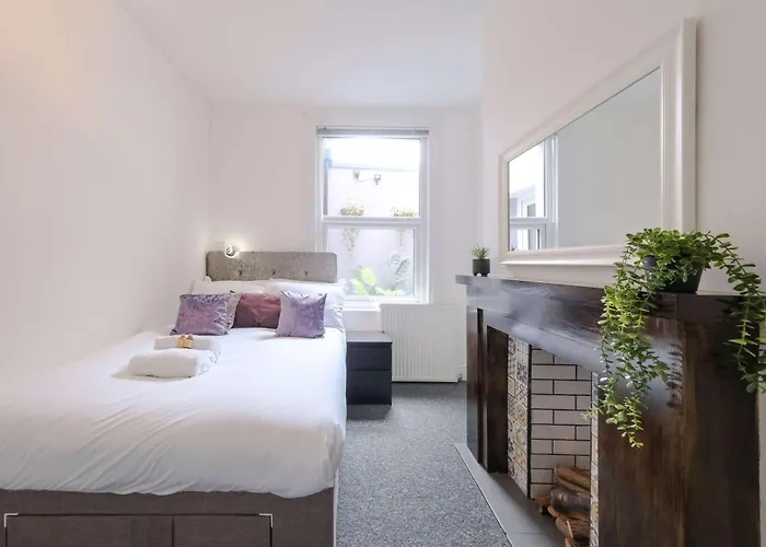 Hébergement de vacances Five Bedroom House In Douglas Road Bristol