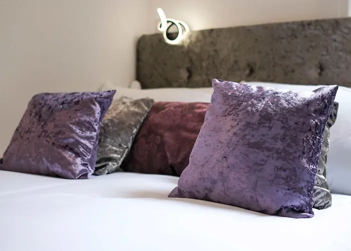 Five Bedroom House In Douglas Road *