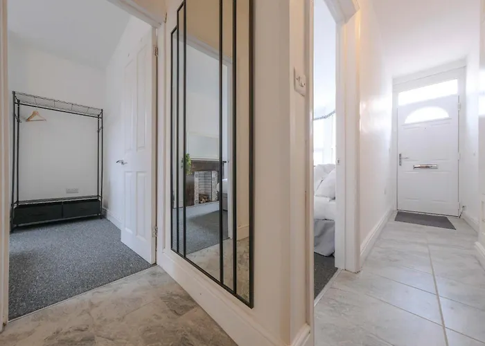 Five Bedroom House In Douglas Road *