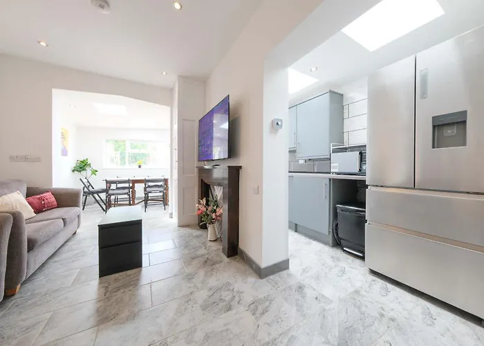 Hébergement de vacances Five Bedroom House In Douglas Road Bristol