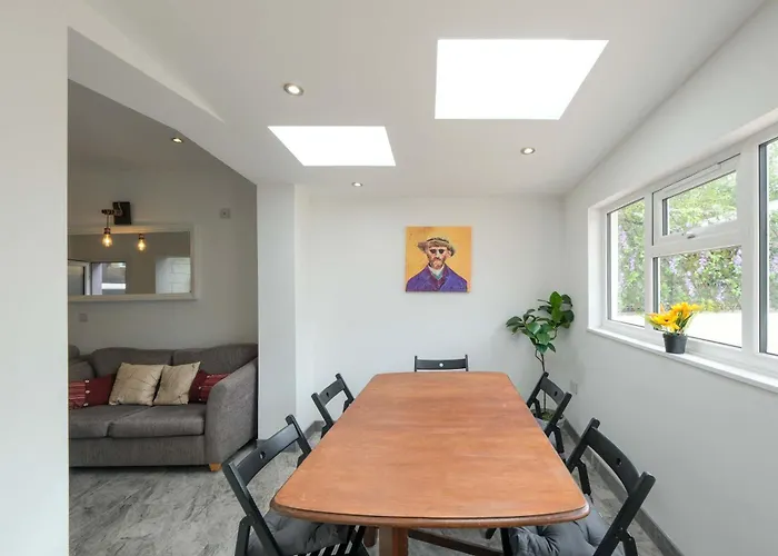 Five Bedroom House In Douglas Road Bristol
