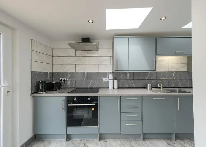 Hébergement de vacances Five Bedroom House In Douglas Road *