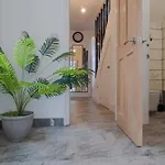 Five Bedroom House In Douglas Road Holiday home