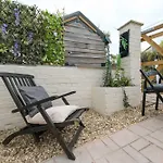 Five Bedroom House In Douglas Road * Bristol