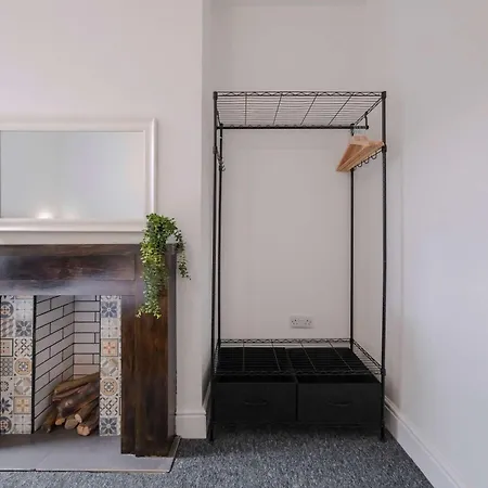 Five Bedroom House In Douglas Road * 브리스틀