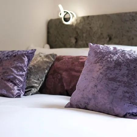 Five Bedroom House In Douglas Road *