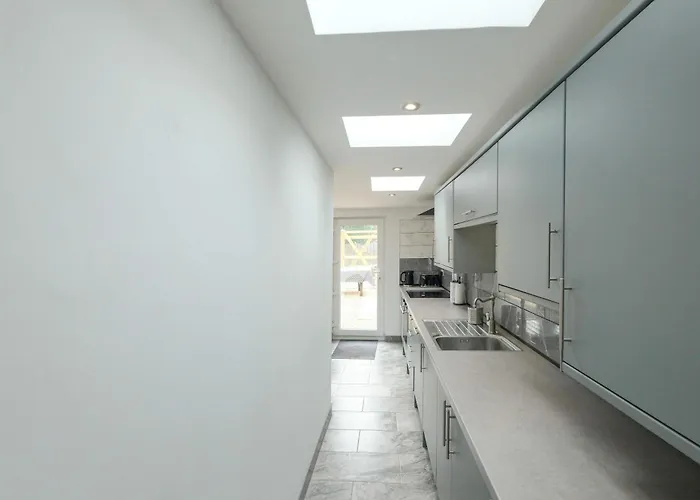 Five Bedroom House In Douglas Road Feriehus Bristol