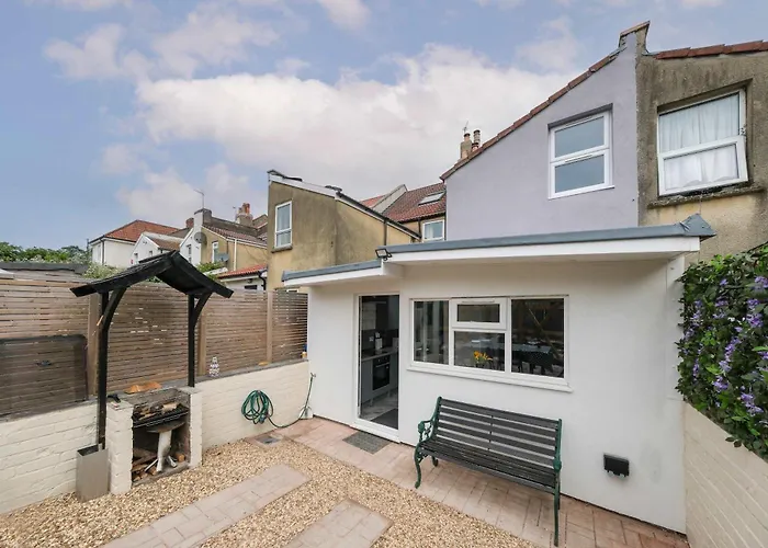 Feriehus Five Bedroom House In Douglas Road