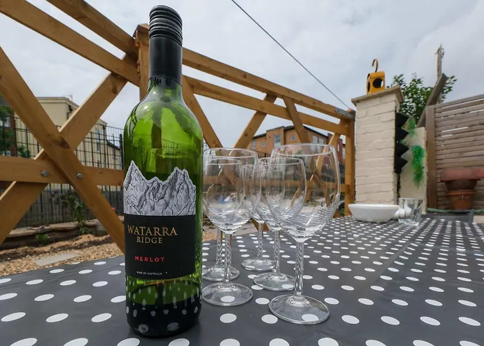 Five Bedroom House In Douglas Road *