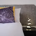 Five Bedroom House In Douglas Road * Бристоль