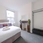 Five Bedroom House In Douglas Road * Бристоль