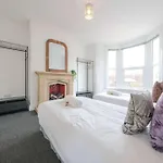 Five Bedroom House In Douglas Road Дом отдыха
