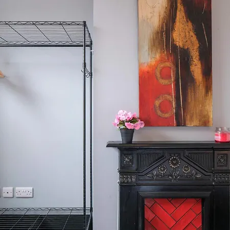 Сasa de vacaciones Five Bedroom House In Douglas Road