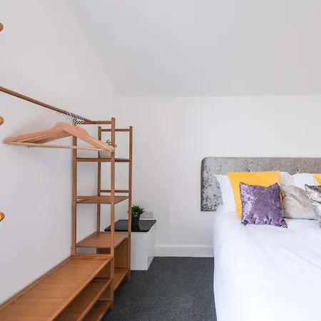 Сasa de vacaciones Five Bedroom House In Douglas Road *