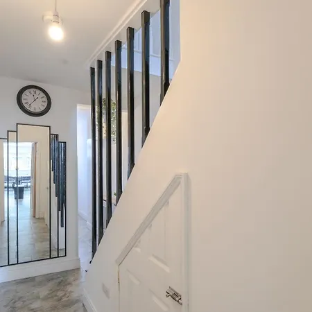 Five Bedroom House In Douglas Road